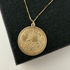 14k Solid Gold Vintage NY World’s Fair Charm Necklace